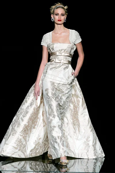 Look 32